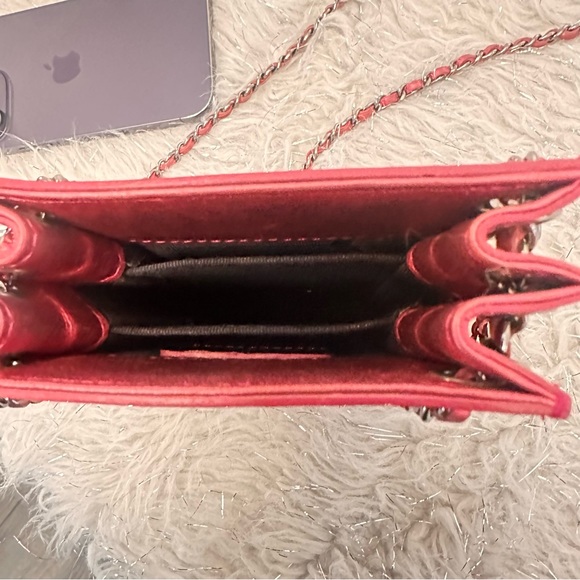 Chanel Pink (Fuchsia) Patent Cell Phone Crossbody Bag - Picture 5 of 8